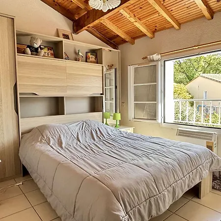 Maison T3 Avec Mezzanine, Piscine, Parking, Proche - - Fr-1-225-774 *